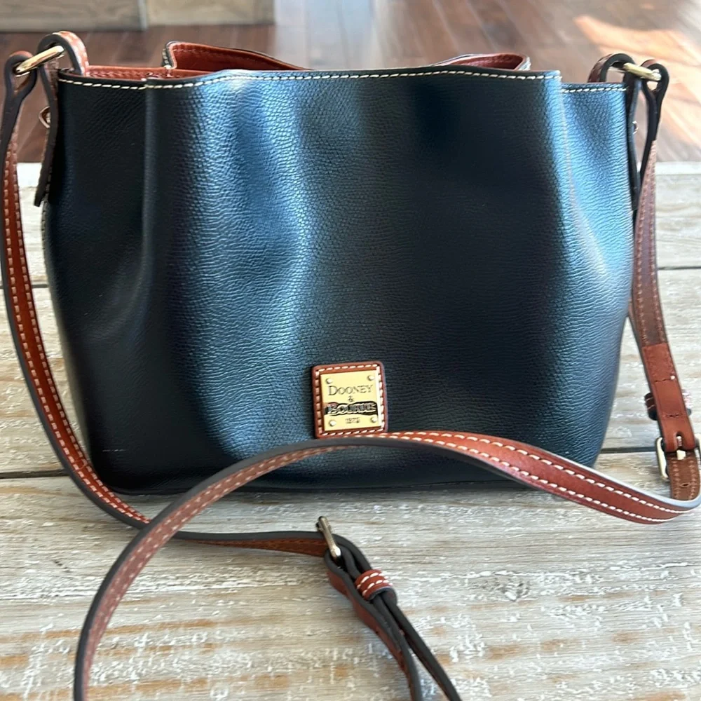 Dooney & Bourne small shoulder bag black pebble leather - Picture 1 of 5